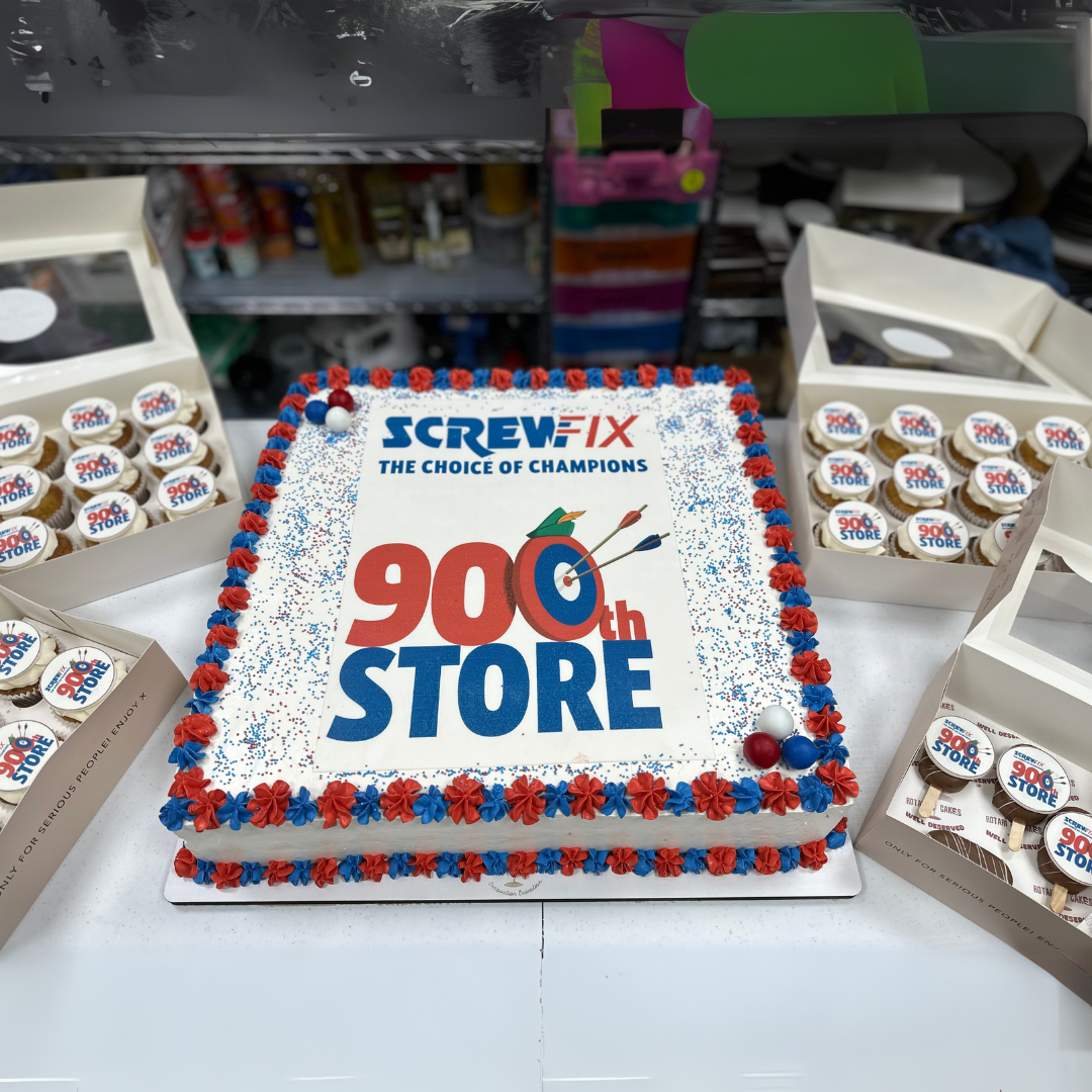 Branded corporate cake made by Rotari Bakes in Nottingham for a Screwfix 900th store celebration