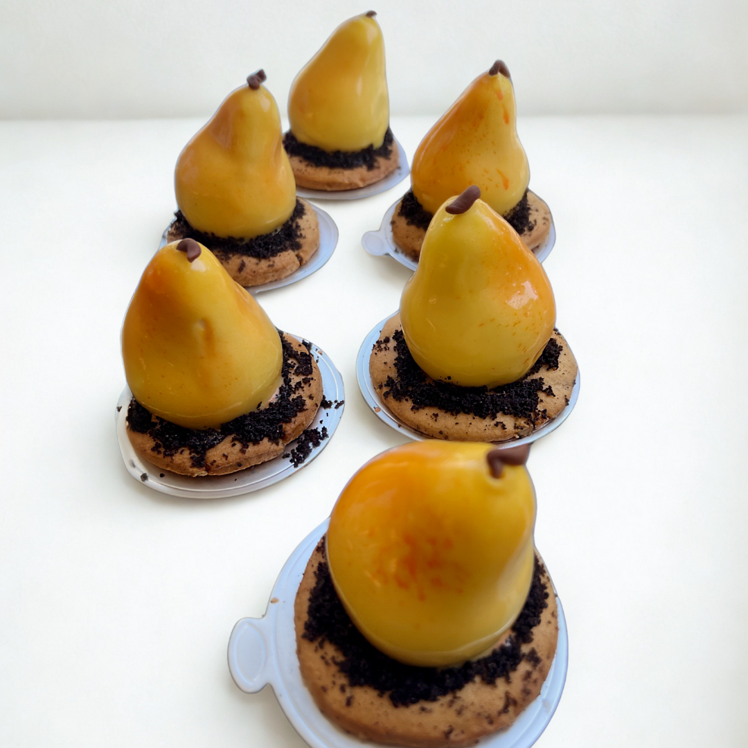Pear-shaped cake