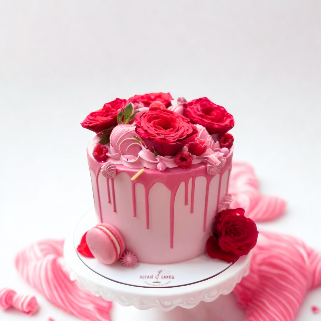 Red roses cake for girls birthdays and surprises