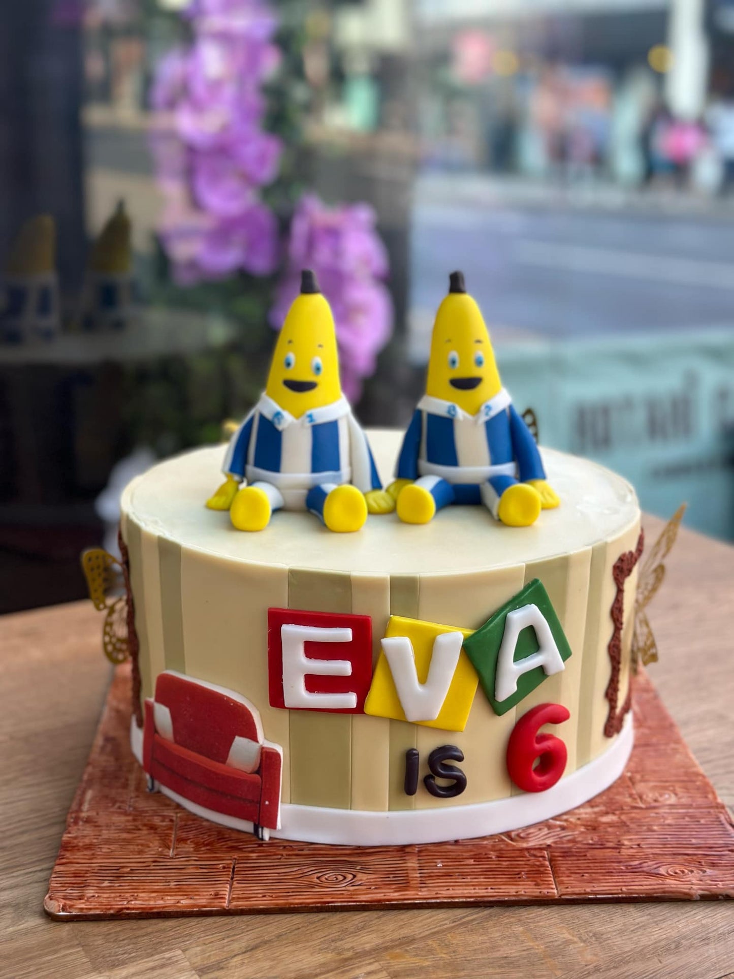 Bananas in Pyjamas Cake for kids