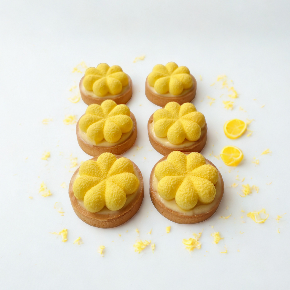 Lemon curd tart as dessert in Nottingham