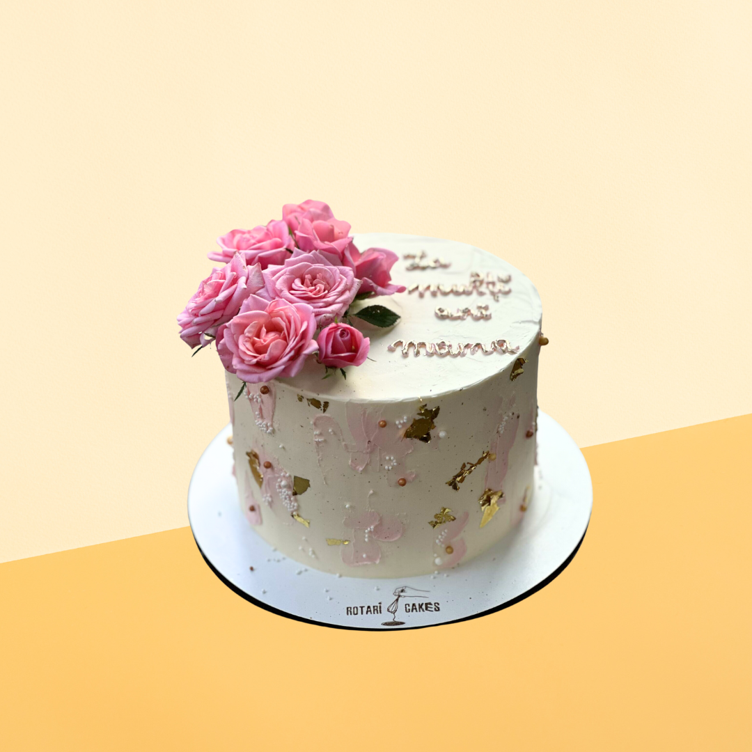 Mini roses cake with fresh roses and custom text