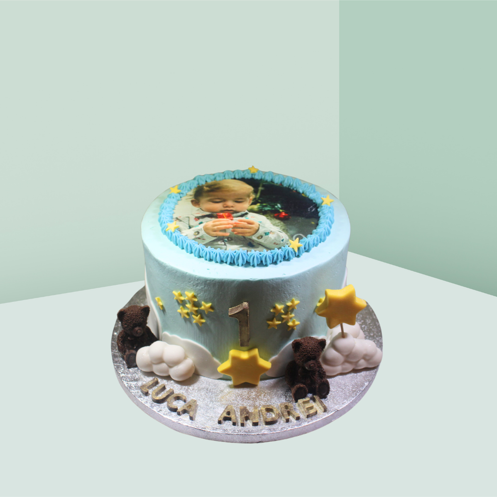 Photo Cake with edible sugar paper photo print, perfect for personalizing birthdays and special occasions.