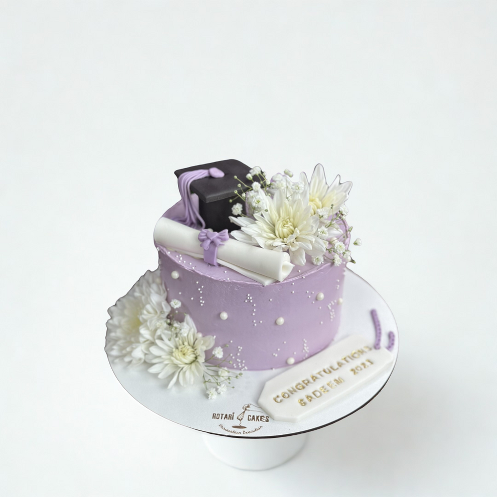 graduation cake for university grad