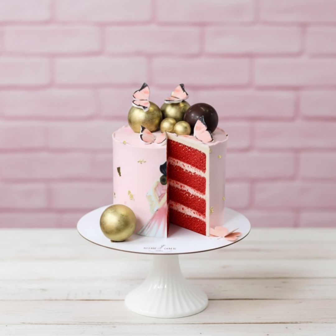 Decorative mom and daughter cake red velvet flavour