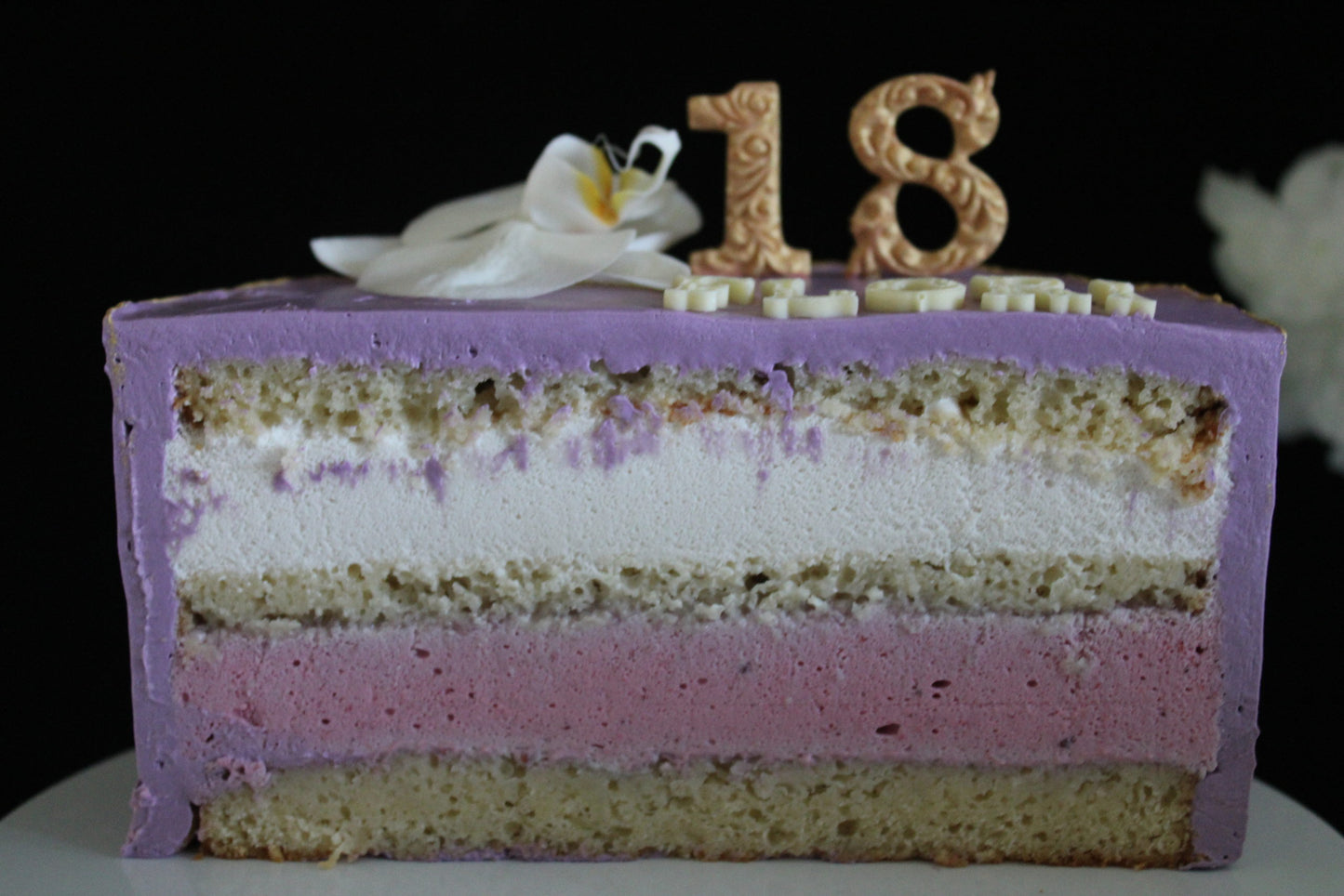 Vanilla/Berries Mousse Cake